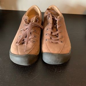 Chaussure de marche keen